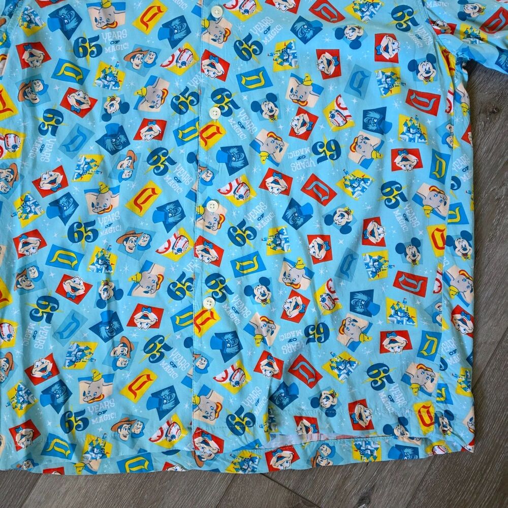 Disney Parks Mickey & Friends Aloha Men's Shirt 65th Anniversary Characters M - Picture 2 of 4